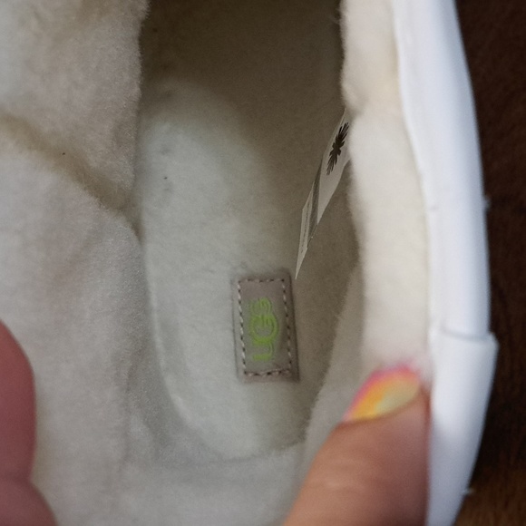 NEW UGG CLASSIC CLEAR WEATHER PROOF BOOTS $159 - Picture 13 of 15